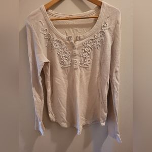 🌻 3 for $15. Womans long sleeve top. Size medium